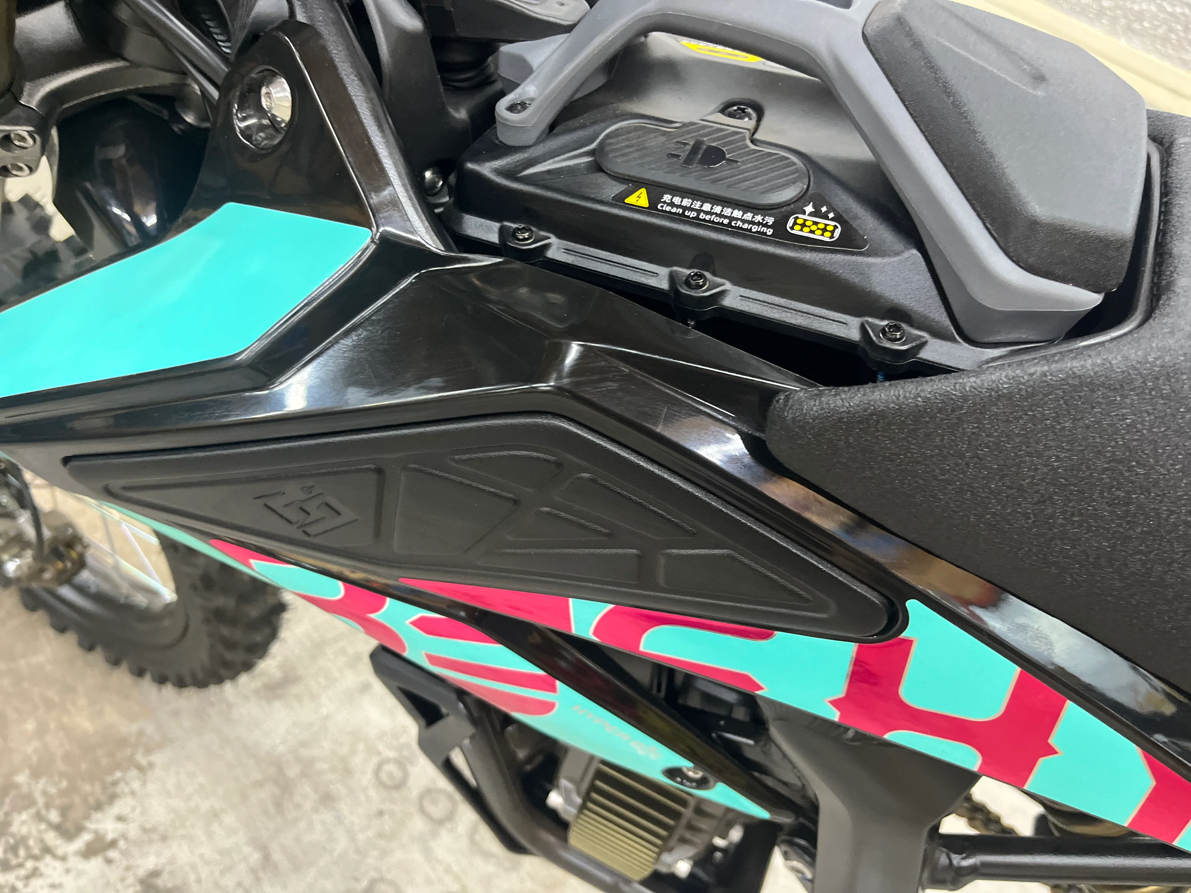 Surron Hyper Bee 14/12 - Image 6