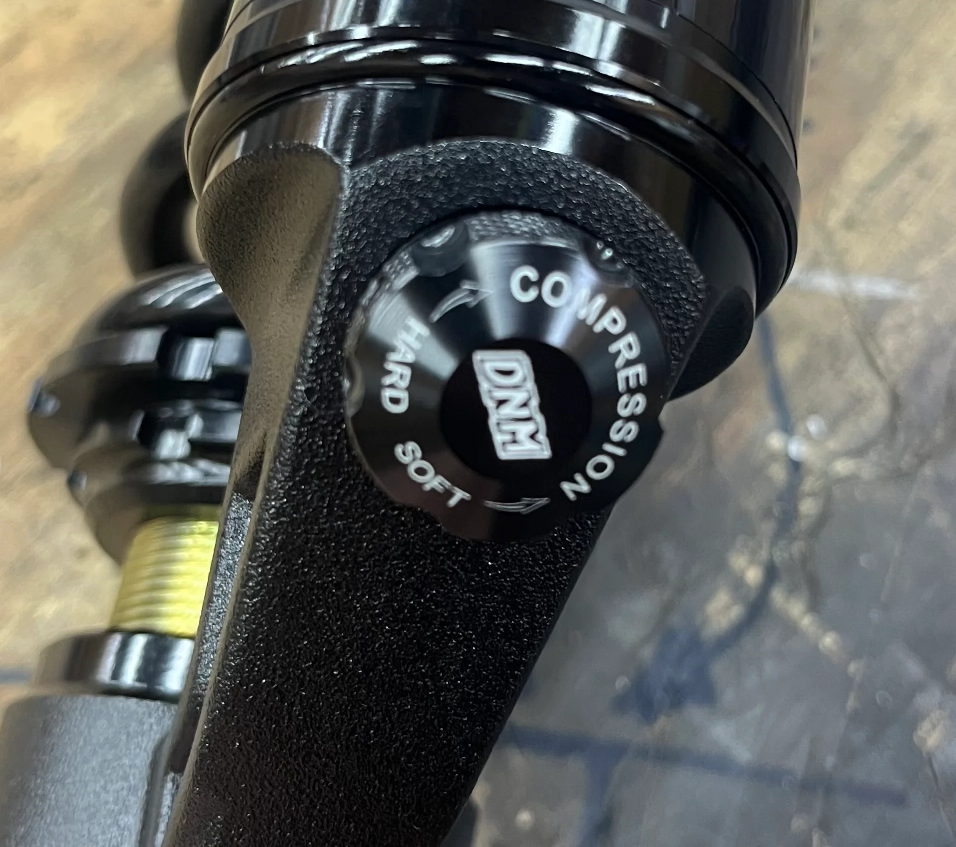 Tuttio Upgraded Rear Shock - DNM - Image 4